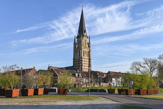 112 meldingen vandaag Sittard met politieauto en ambulance bij een inzet nabij de Markt