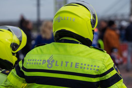 Politie meldingen Schiedam met politieauto bij Schiedam Centrum na een 112-melding op straat